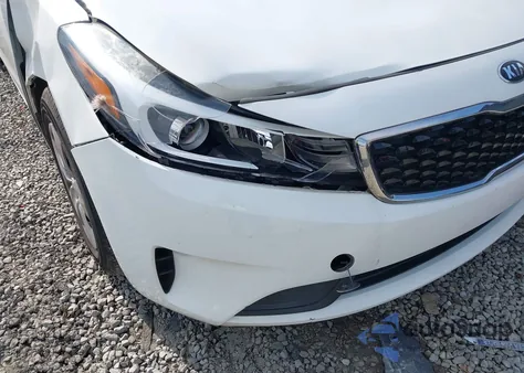 2017 Kia Forte Lx z USA, uszkodzony, nr VIN 3KPFK4A77HE156871